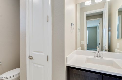 17212 7 Ln, Phoenix AZ 85085-6385 exterior