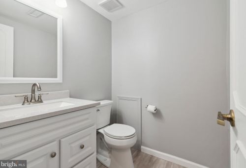 31 Blanchard Dr, West Deptford NJ 08096-6728 exterior