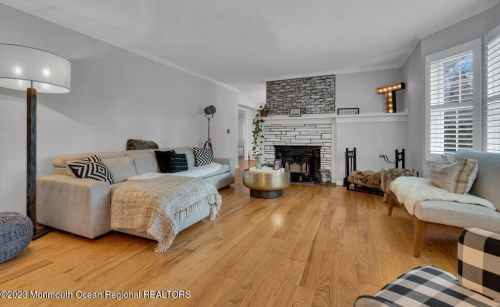 130 Rumson Pl, Little Silver NJ  07739-1044 exterior