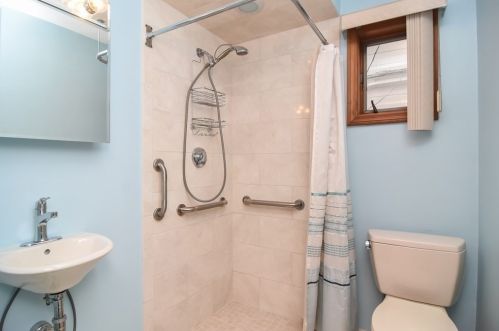 784 Broadway, Everett MA 02149-4046 exterior