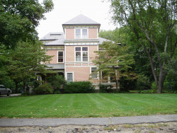 413 Wolcott St, Newton, MA 02466-1513