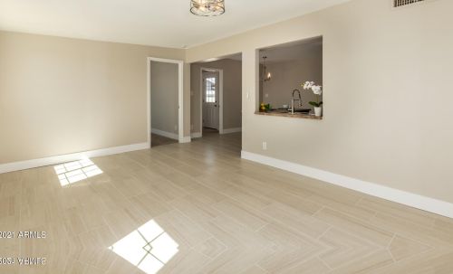 2337 Altadena Ave, Phoenix AZ 85028-1908 exterior