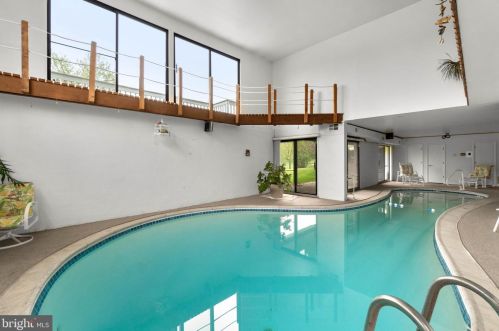 11102 Willow Bottom Dr, Columbia MD 21044-1069 exterior