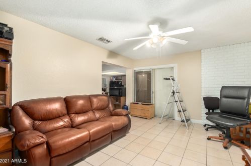 3026 75 Dr, Phoenix AZ 85033-3704 exterior