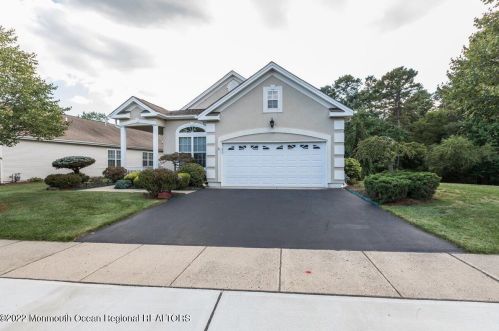 15 Carlisle Dr, Jackson Twp NJ 08527-6304 exterior