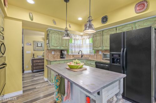 4210 Country Gables Dr, Phoenix AZ 85053-4528 exterior