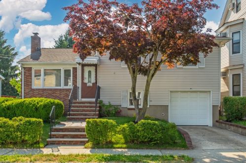 15 Prospect Pl, Belleville, NJ 07109-2526