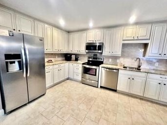 9 Fairway Dr, Plymouth MA 02360-1461 exterior