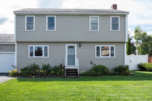 28 Crestwood Cir, Lawrence, MA 01843-1951