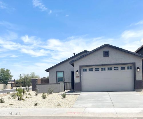 3831 63rd Dr, Phoenix AZ  85033-4029 exterior