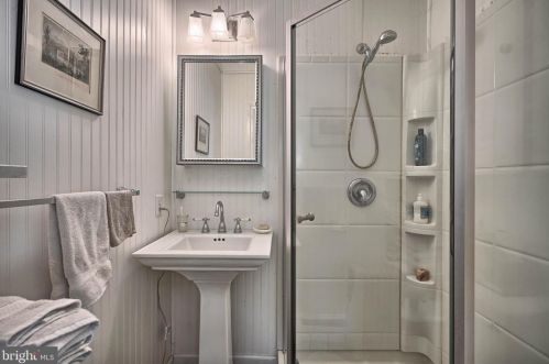 385 Springview Rd, Carlisle PA 17015-7411 exterior