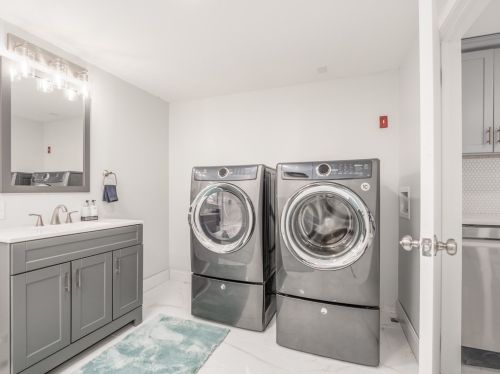 72 Whipple St, Worcester MA  01607-1363 exterior