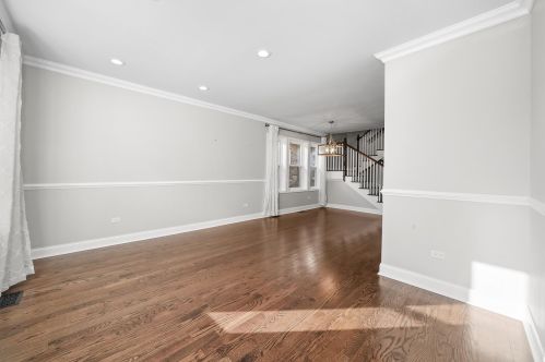 3634 Grove Ave, Forest View, IL 60402-3867