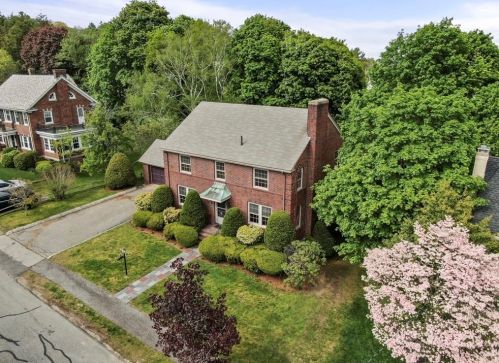 43 Vose Hill Rd, Milton, MA 02186-1326