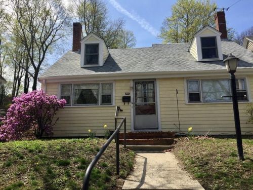 16 St, Hingham MA  02043-2611 exterior