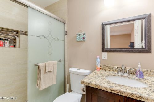 3825 Elm St, Phoenix AZ 85033-2112 exterior