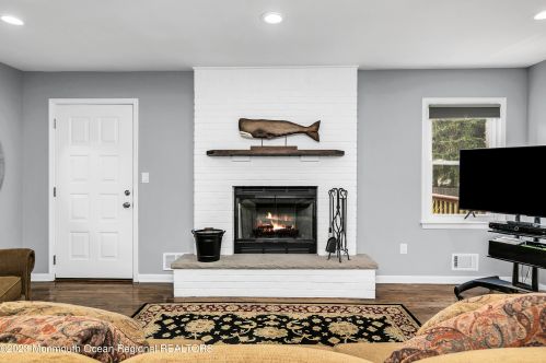 1120 Sycamore Ave, Tinton Falls NJ 07724-3237 exterior