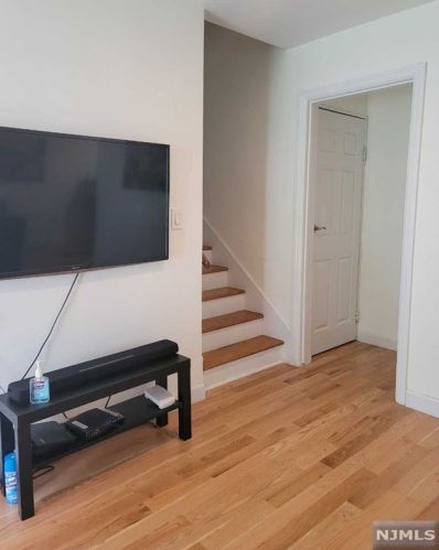 163 5th St, Cresskill NJ  07626-2048 exterior