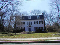 70 Temple St, Newton, MA 02465-2307