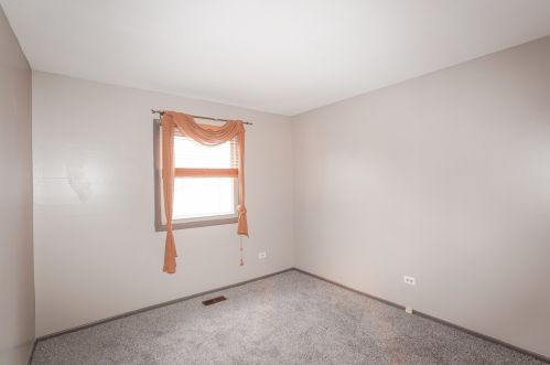 807 Beech Dr, Lemont IL 60440-1601 exterior