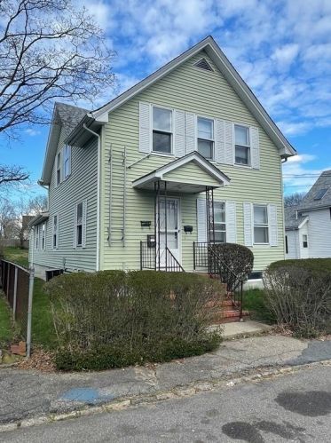 10 Lanes Ave, Taunton MA  02780-1946 exterior