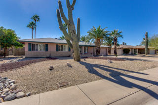 3433 Mercer Ln, Phoenix, AZ 85028-3330