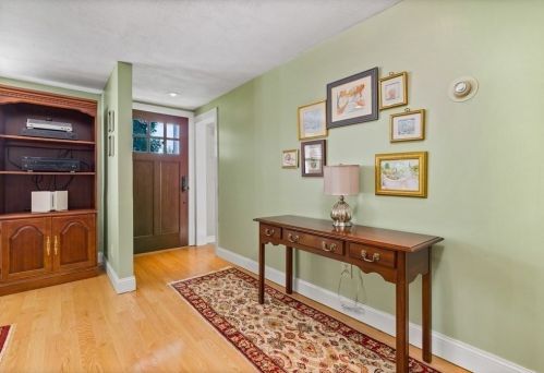 4 Pinegrove Rd, Hingham MA 02043-3923 exterior