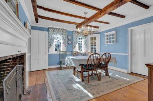 3 Hillsboro St, Quincy MA 02169-8913 exterior