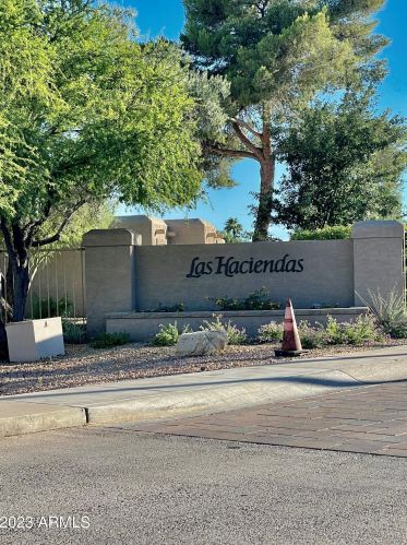 12611 41st Pl, Phoenix AZ  85032-7408 exterior