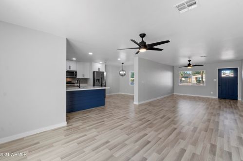 3015 Corrine Dr, Phoenix AZ 85029-1965 exterior