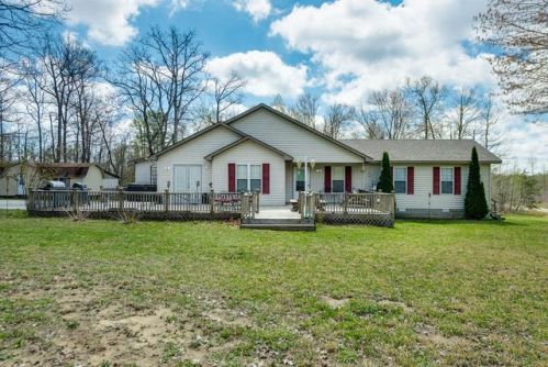 692 Dripping Springs Rd, Monterey, TN 38574-6947