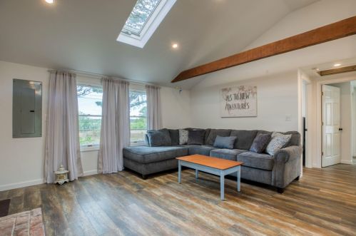 280 Great Pond Rd, Eastham MA  02642-2402 exterior