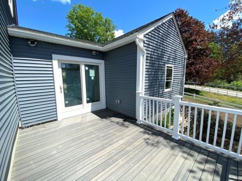 47 Boston Rd, Southborough MA  01772-1617 exterior