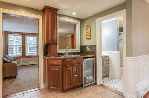 15 Cleveland Rd, Taunton MA  02780-2158 exterior