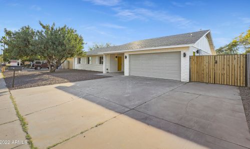 19224 19th Dr, Phoenix, AZ 85027-5206