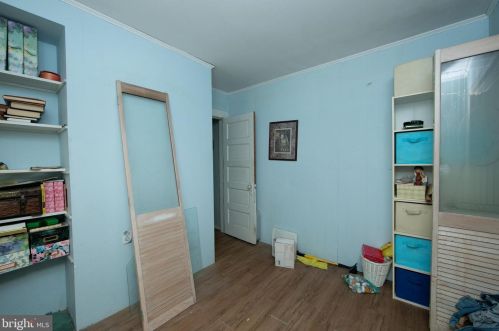 1909 Pt Pleasant Ave, West Deptford NJ 08096-4325 exterior