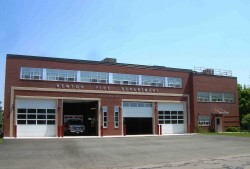 195 Crafts St, Newton, MA 02460-1441