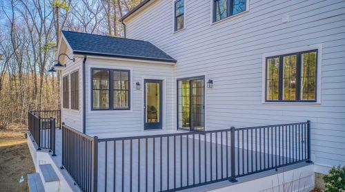 1 Dogwood Ln, North Reading MA 01864-1925 exterior