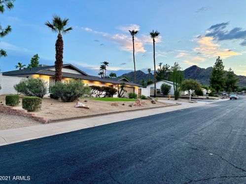 2501 Beryl Ave, Phoenix AZ  85028-3714 exterior