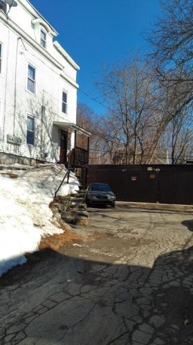 10 King St, Worcester, MA 01610-2441