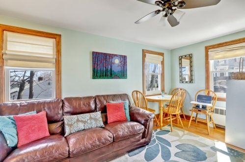 51 Rdg St, Arlington MA 02474-1706 exterior