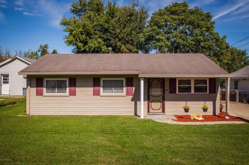 130 Crestwood Ln, Louisville, KY 40229-3211