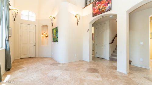 8137 13th Pl, Phoenix, AZ 85020-3895