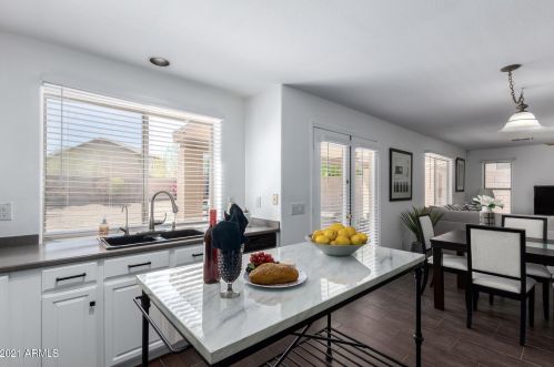 20910 37th Pl, Phoenix AZ  85050-4863 exterior