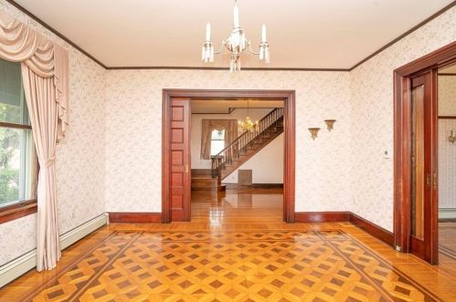 193 Broadway, Taunton MA 02780-1811 exterior