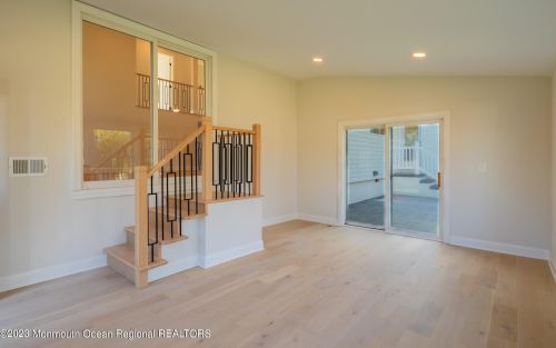 225 Silverside Ave, Little Silver NJ  07739-1752 exterior