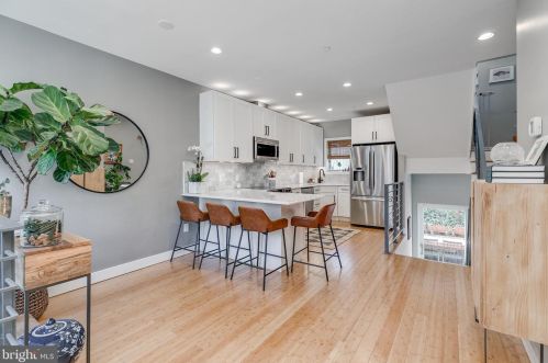 708 Bancroft St, Philadelphia, PA 19146-2019