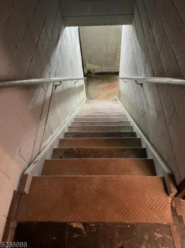 14 Hillside Ave, Milford NJ  08848-1107 exterior