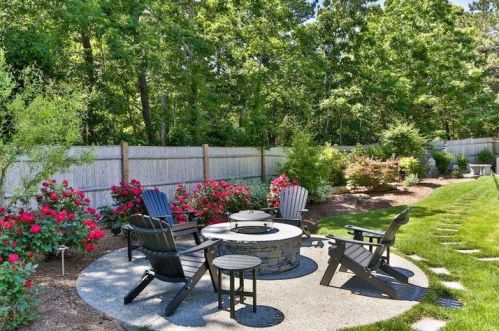 6 Peach Orch Ln, Eastham MA 02642-2673 exterior