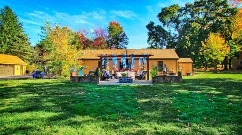 180 Hope St, Seekonk MA 02771-3001 exterior